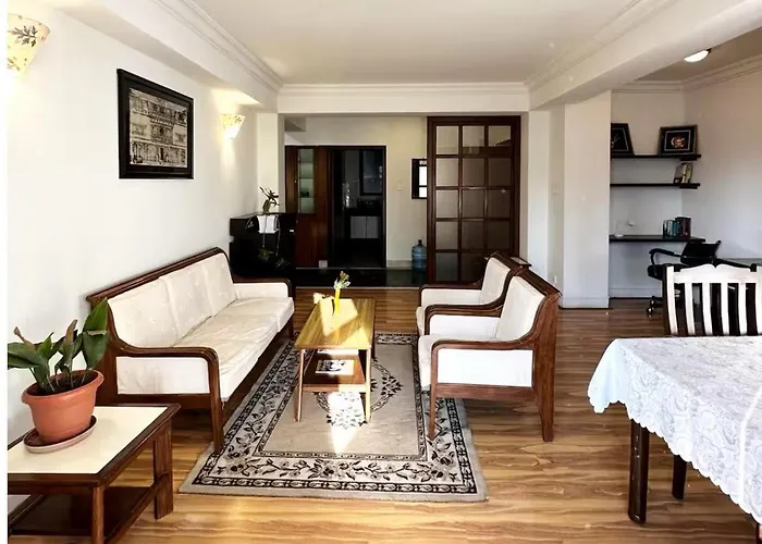 Dr Triratna Bhawan 公寓 *